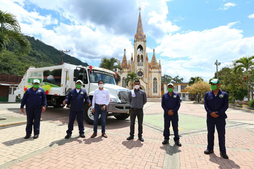 San Pablo de Borbur recibió primer vehículo compactador de basuras