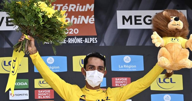 El colombiano Daniel Martínez, celebró su victoria en el Critérium del Dauphiné.