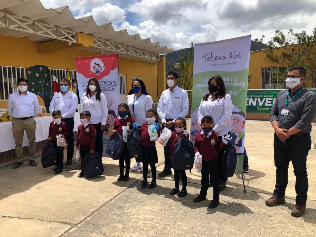 Comunidad educativa  se unió al programa ‘Sonrisas Brillantes, Futuros Brillantes’