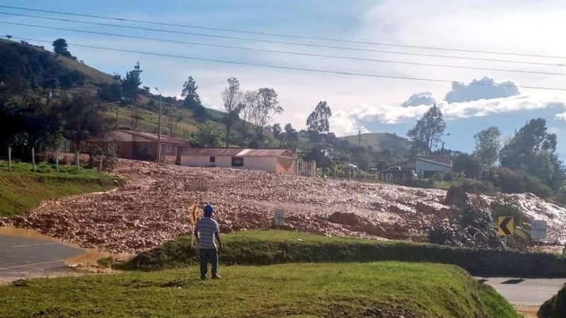 Cierre total en la vía Bogotá – Tunja por deslizamiento