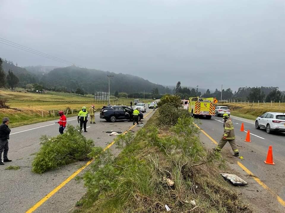 En la doble calzada sector “casa china” Se presenta accidente de tránsito.