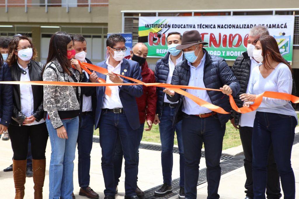 Gobernador y Presidente de Colombia inauguraron la Institución Educativa Técnica Nacionalizada de Samacá