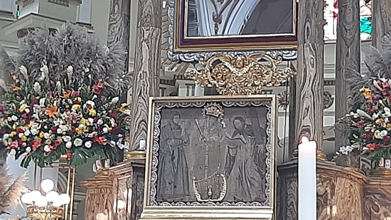 Fueron restituídas las joyas a la Virgen del Rosario de Ciquinquirá