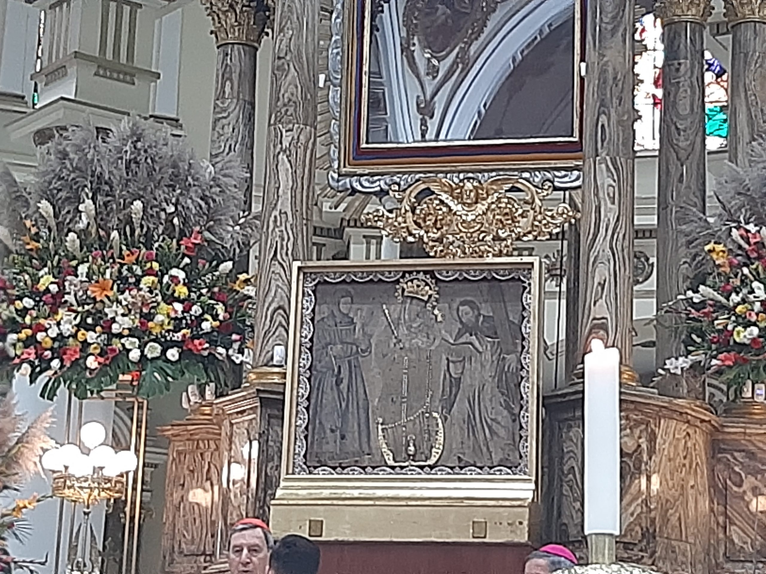 Fueron restituídas las joyas a la Virgen del Rosario de Ciquinquirá