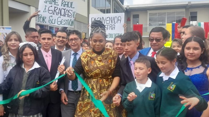Comunidad de la Institución Educativa de Sotaquirá estrena nuevas instalaciones