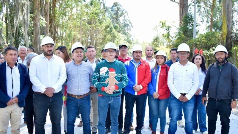 En Saboyá, el gobernador Ramiro Barragán y la comunidad celebran obras para la vida