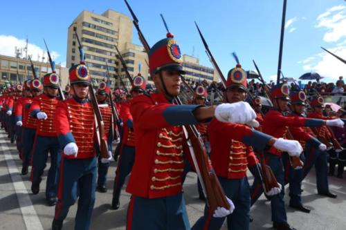 Desfile militar 20 de Julio Tunja